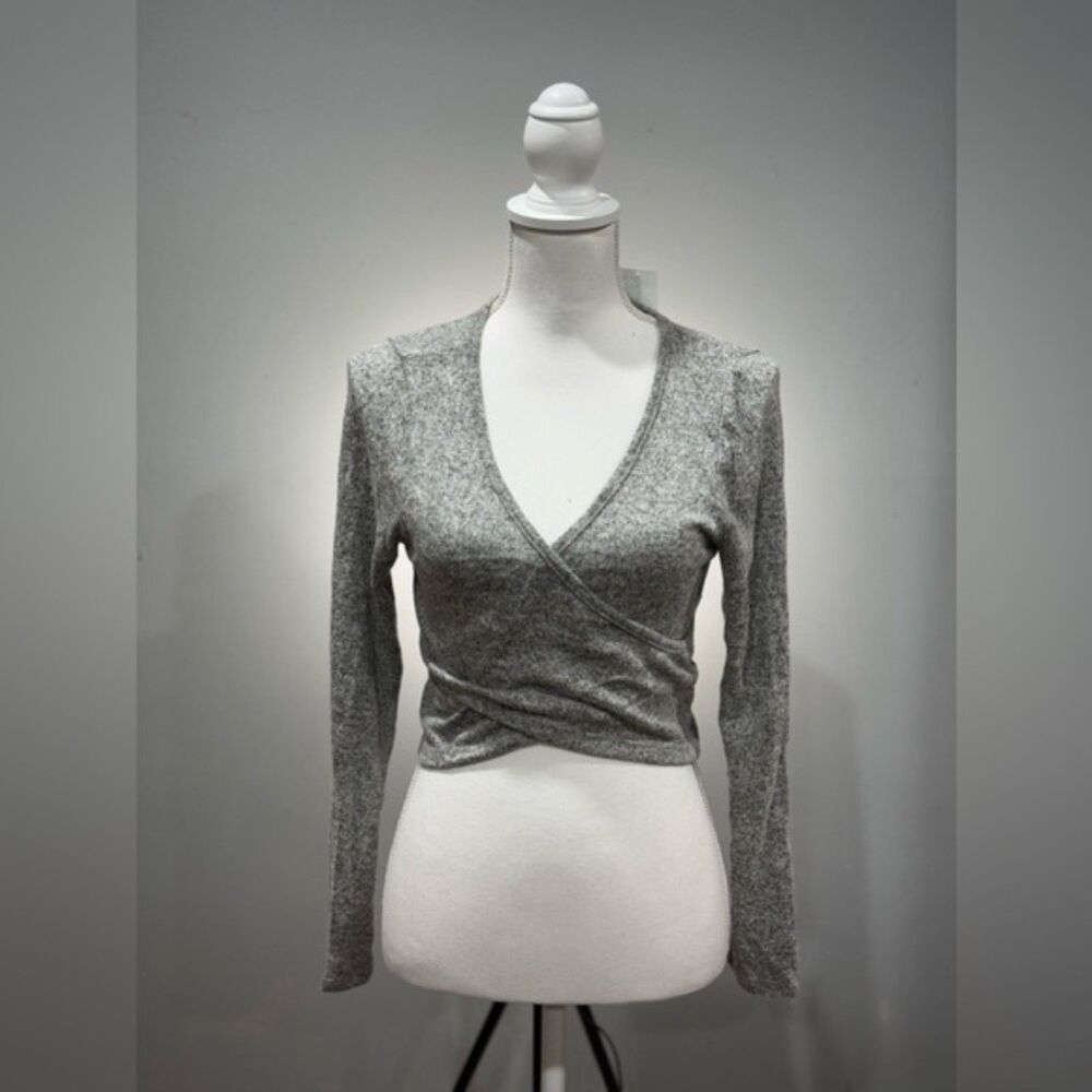 CLEARANCE! Gray Boutique Wrap Crop Sweater Size M NWT